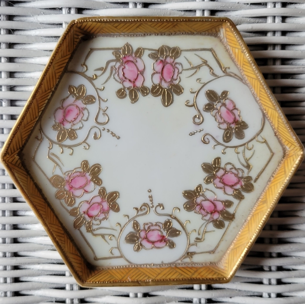 Bibi Nippon Japanese Plate - Hexagon-Shape